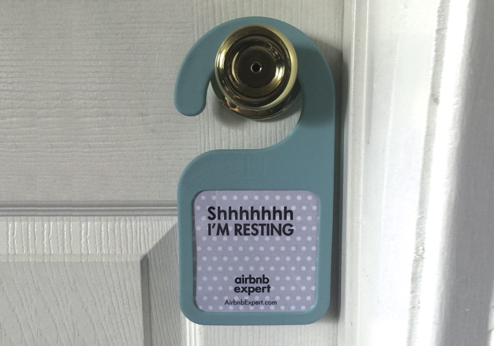 http://airbnbexpert.com/wp-content/uploads/2016/11/Door-hanger-back-AirBNB-1000x700.jpg